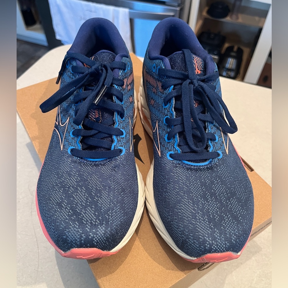 Women’s Mizuno Wave Inspire 19s / Size 8 / Running Sneaker
